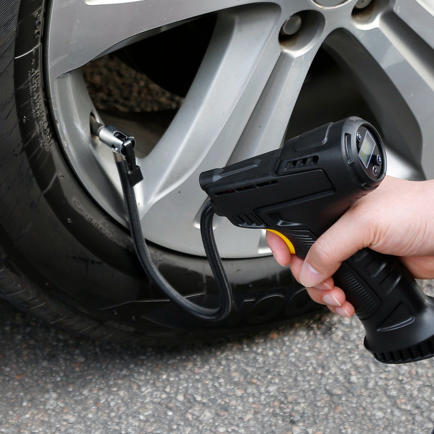 Portable Car Tire Inflator – 150PSI 12V Digital Air Compressor with LED Light & Auto Shut-Off